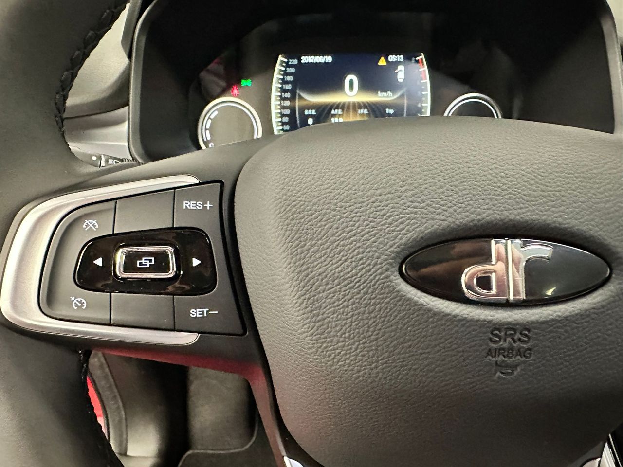 Foto DR Automobiles DR5 16