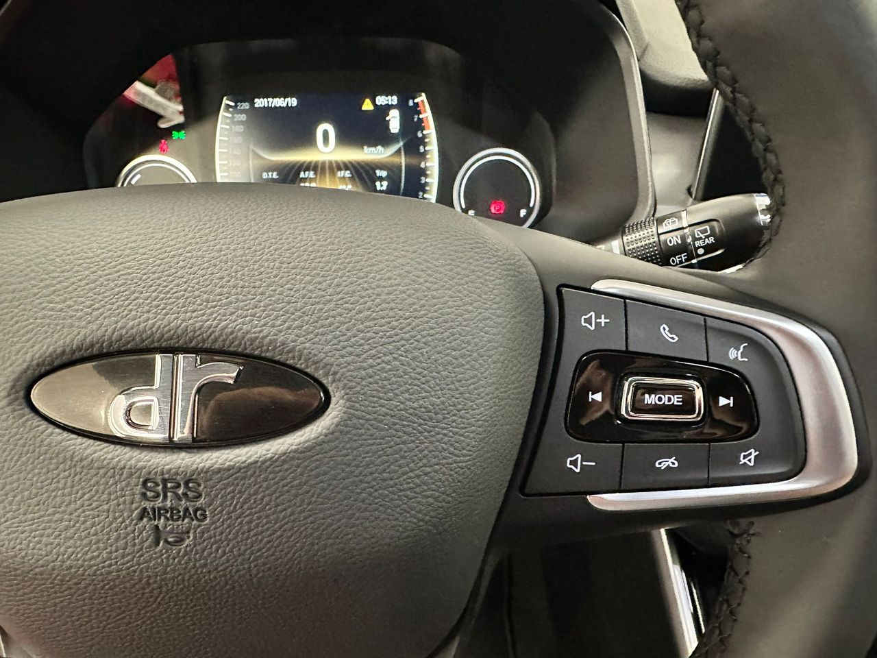 Foto DR Automobiles DR5 17