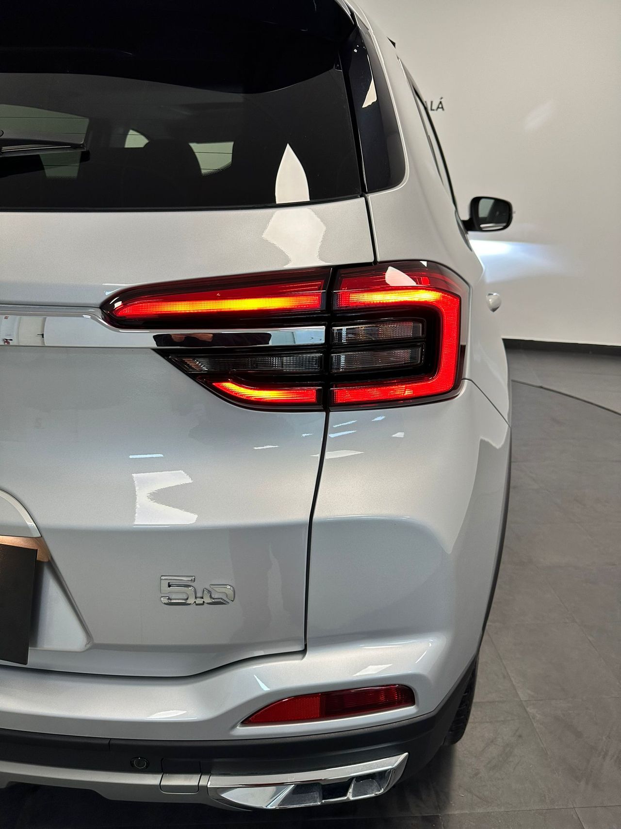 Foto DR Automobiles DR5 8