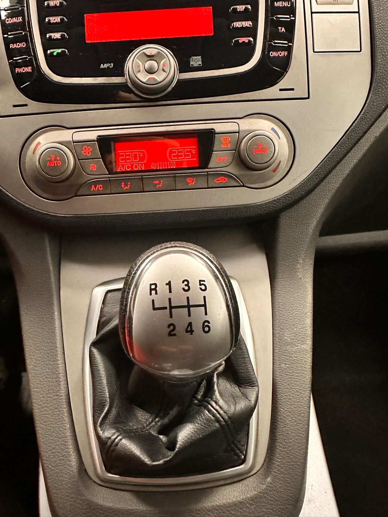 Foto Ford Kuga 23