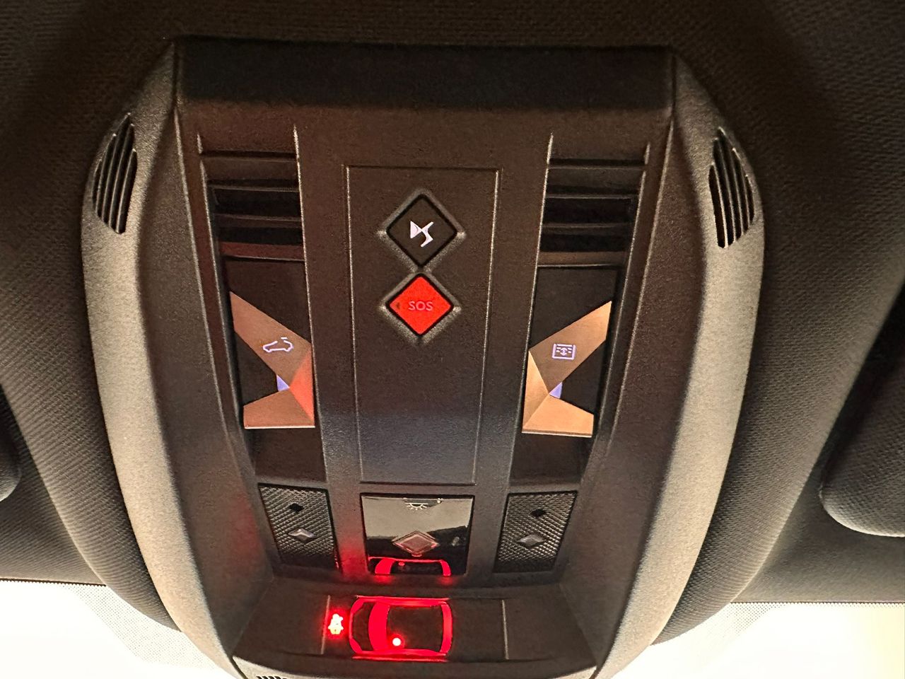 Foto DS Automobiles DS 7 Crossback 27