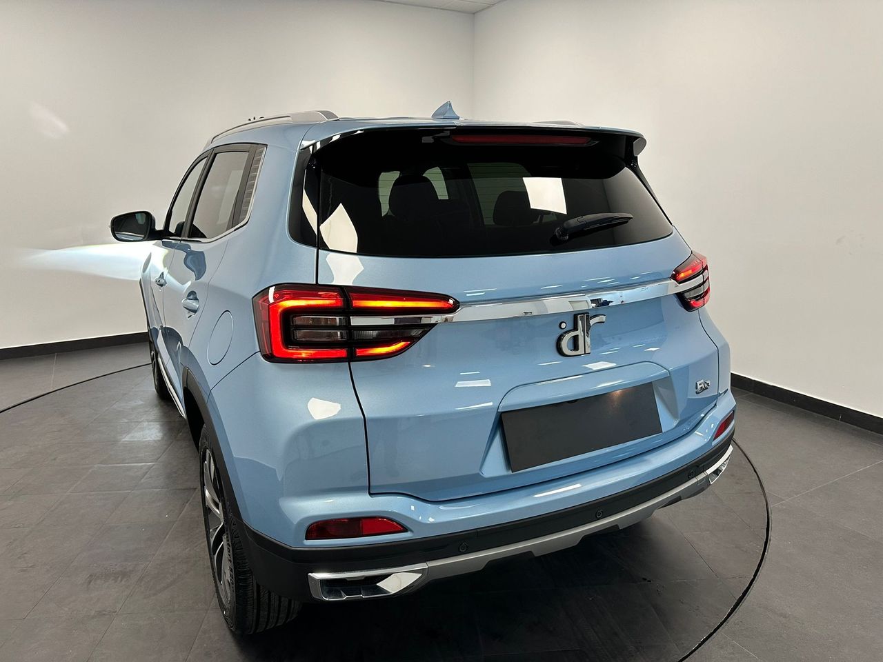 Foto DR Automobiles DR5 4