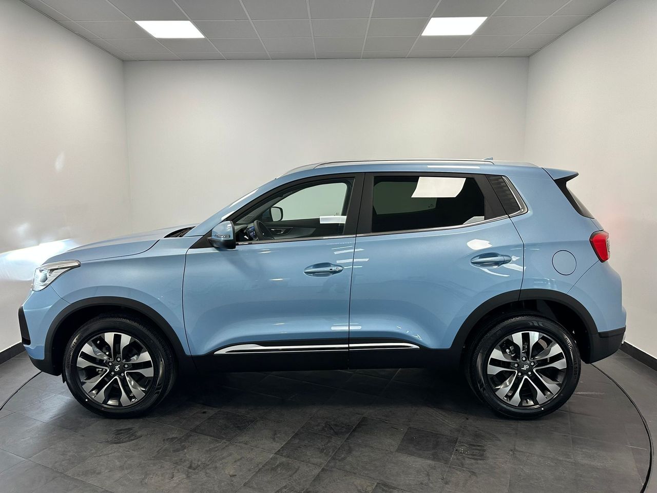 Foto DR Automobiles DR5 10