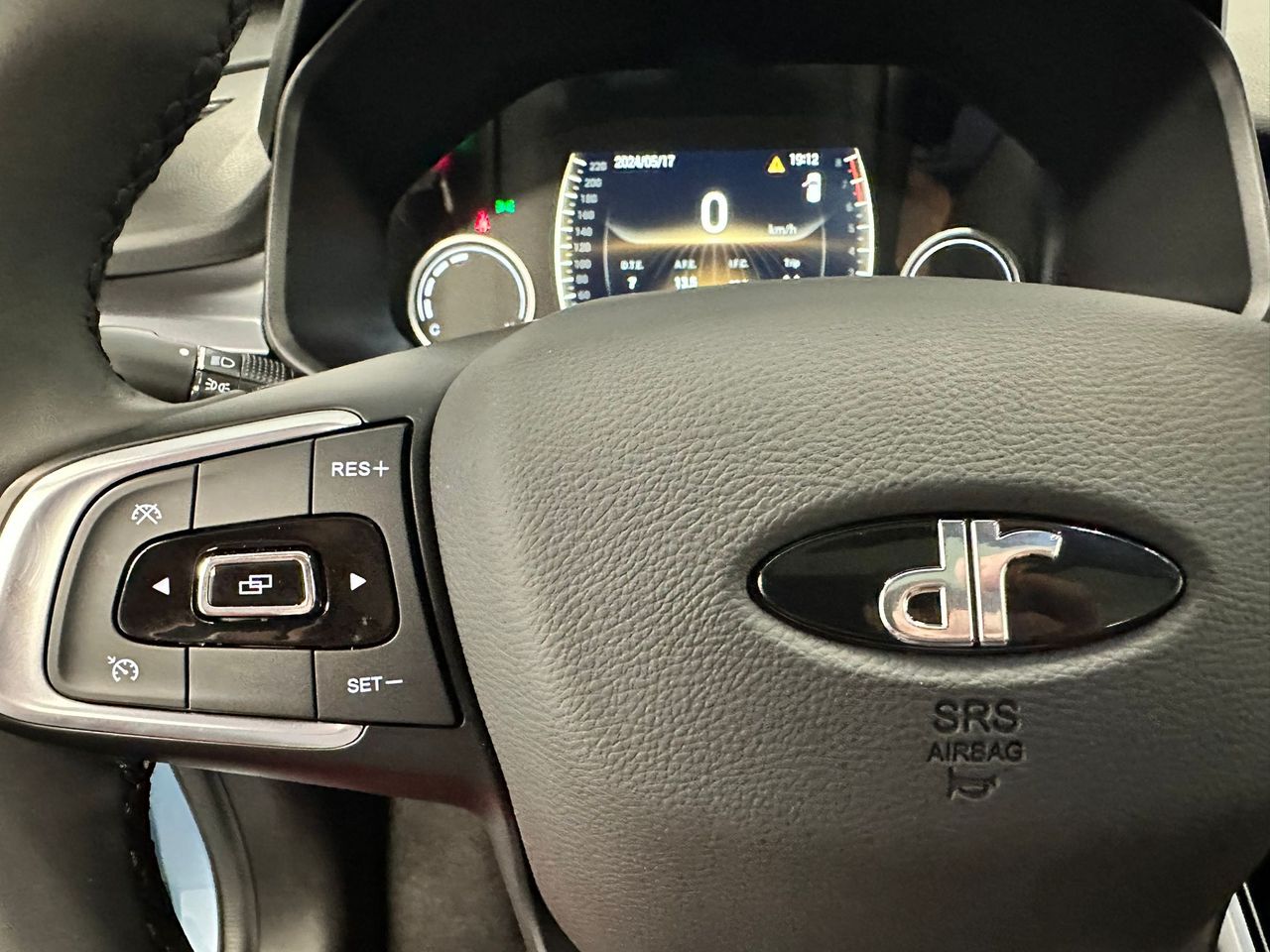 Foto DR Automobiles DR5 18