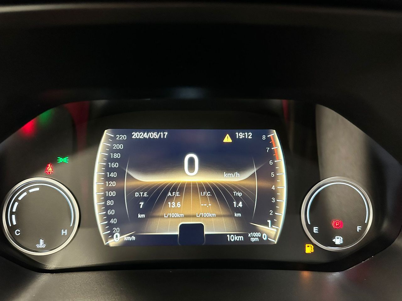 Foto DR Automobiles DR5 23