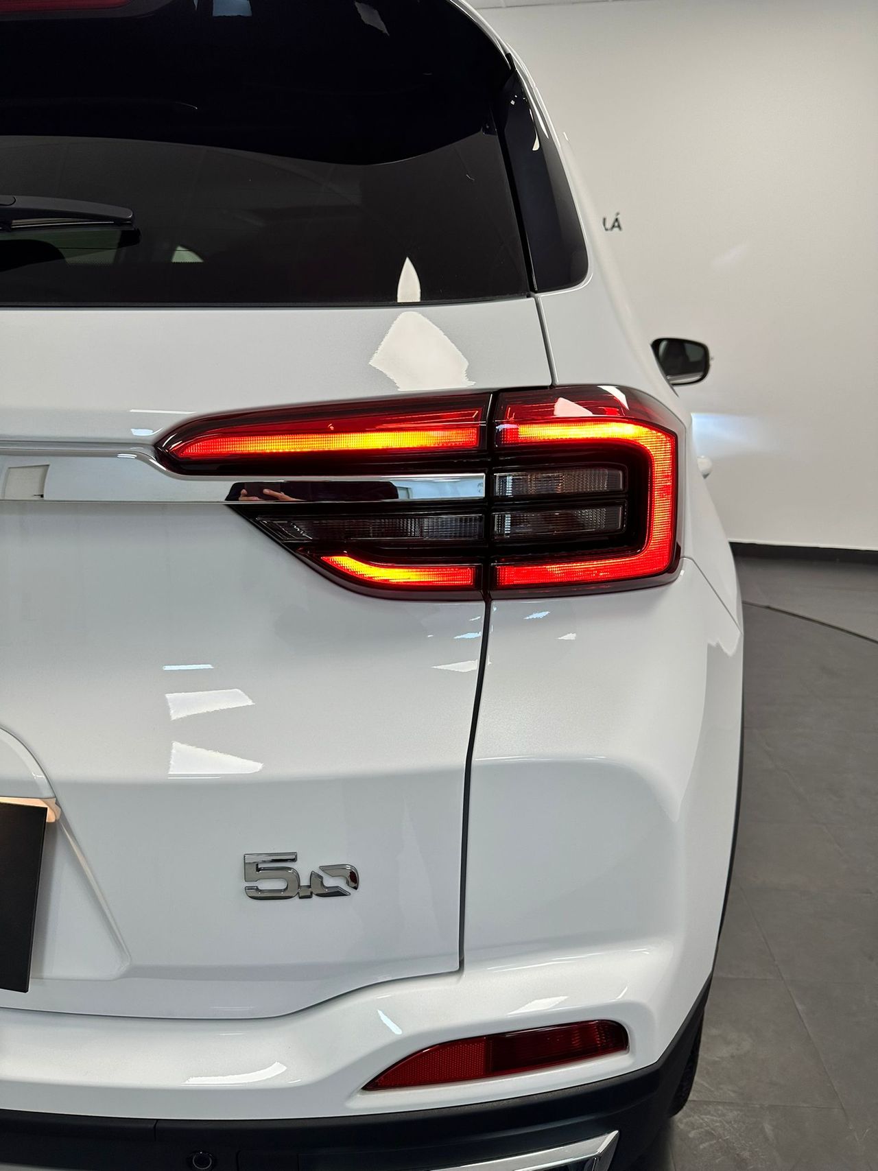 Foto DR Automobiles DR5 7