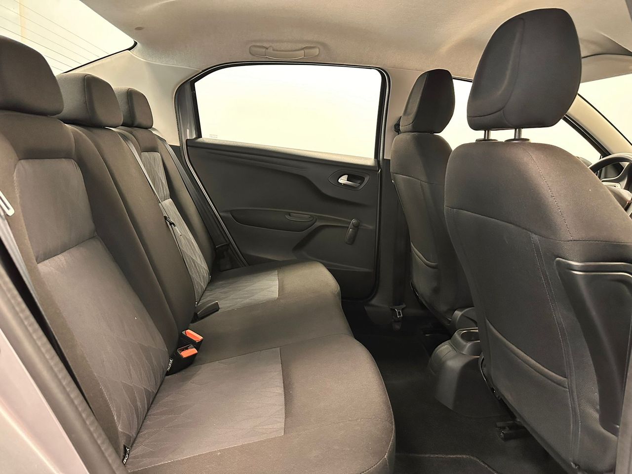 Foto Citroën C-Elysèe 27