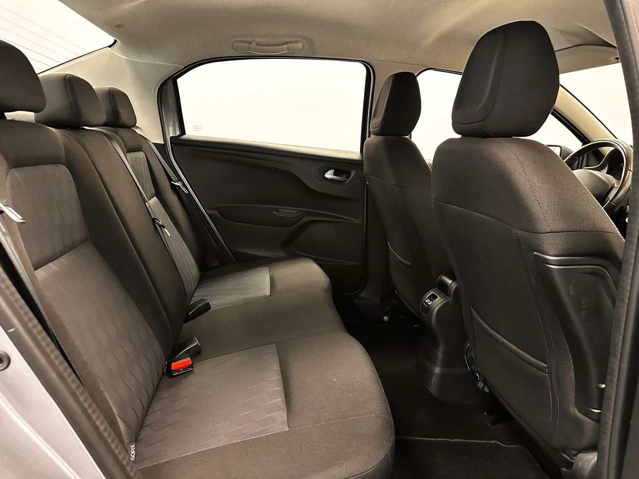 Foto Citroën C-Elysèe 25