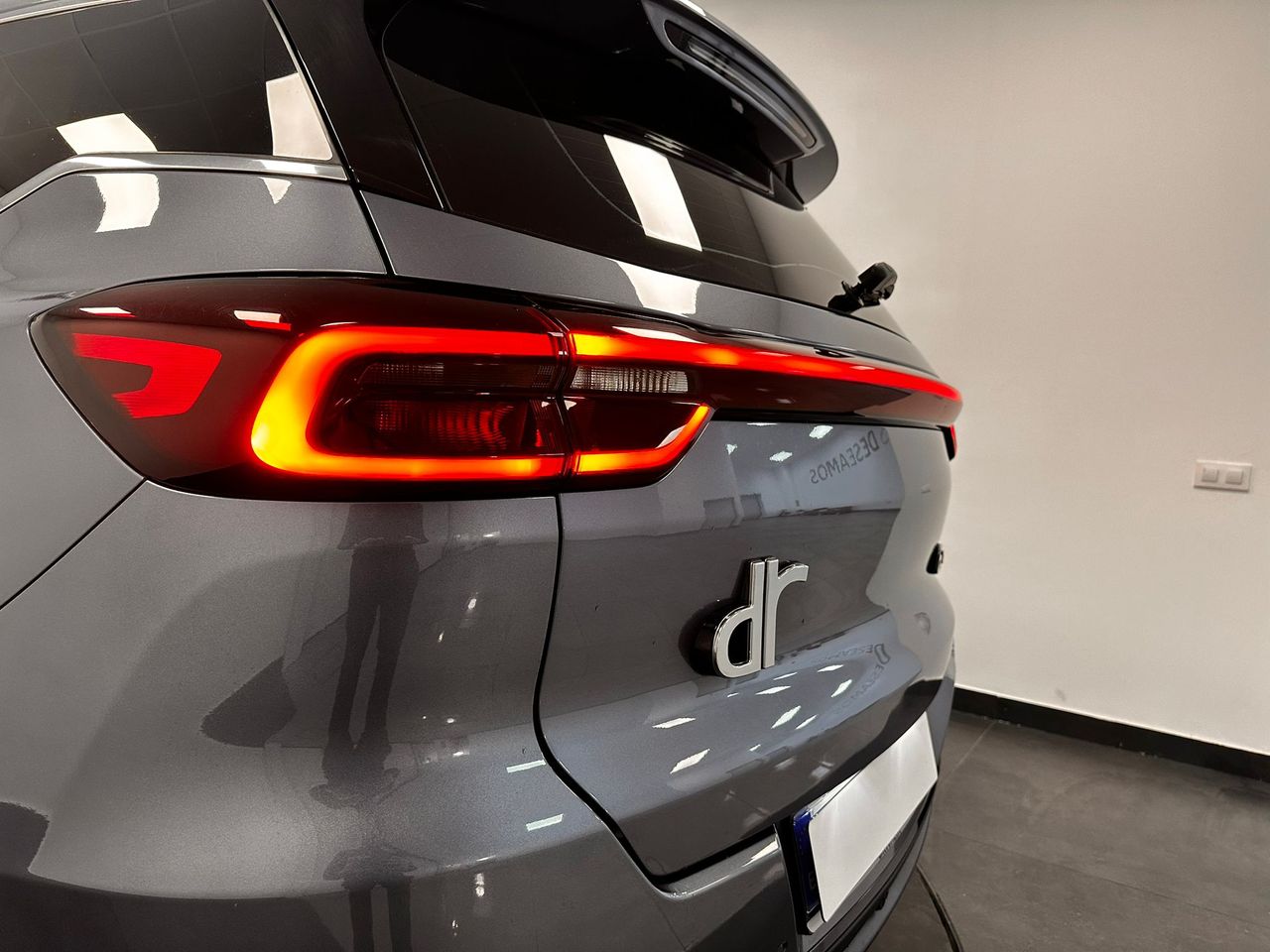 Foto DR Automobiles DR6 8