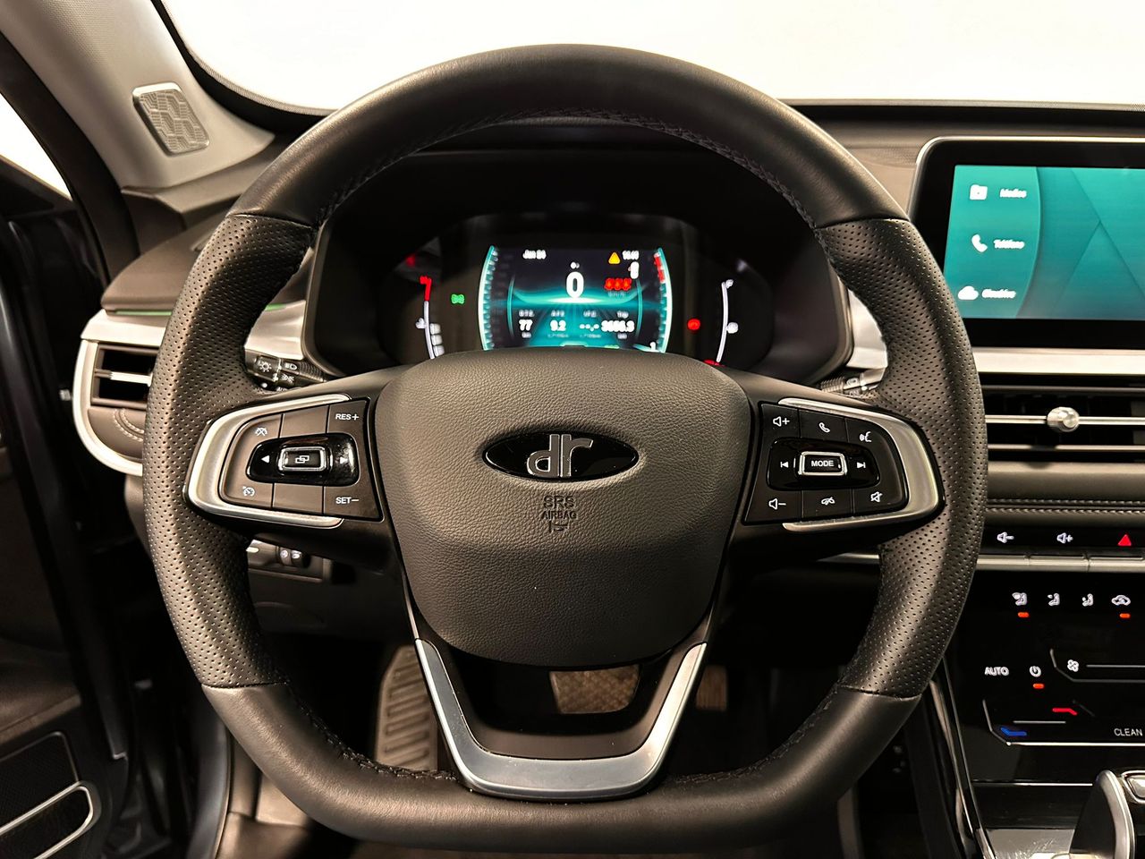 Foto DR Automobiles DR6 22