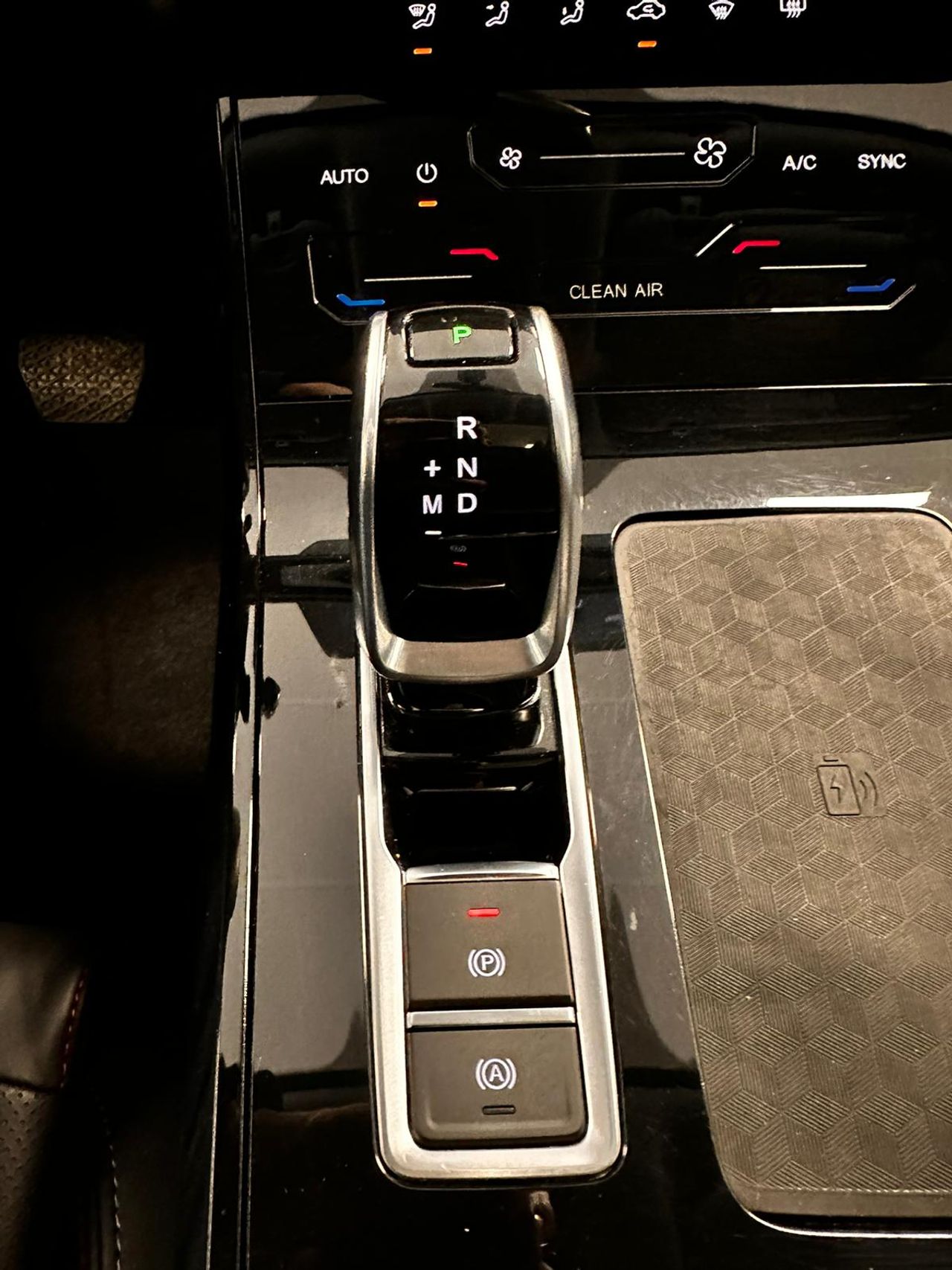 Foto DR Automobiles DR6 26