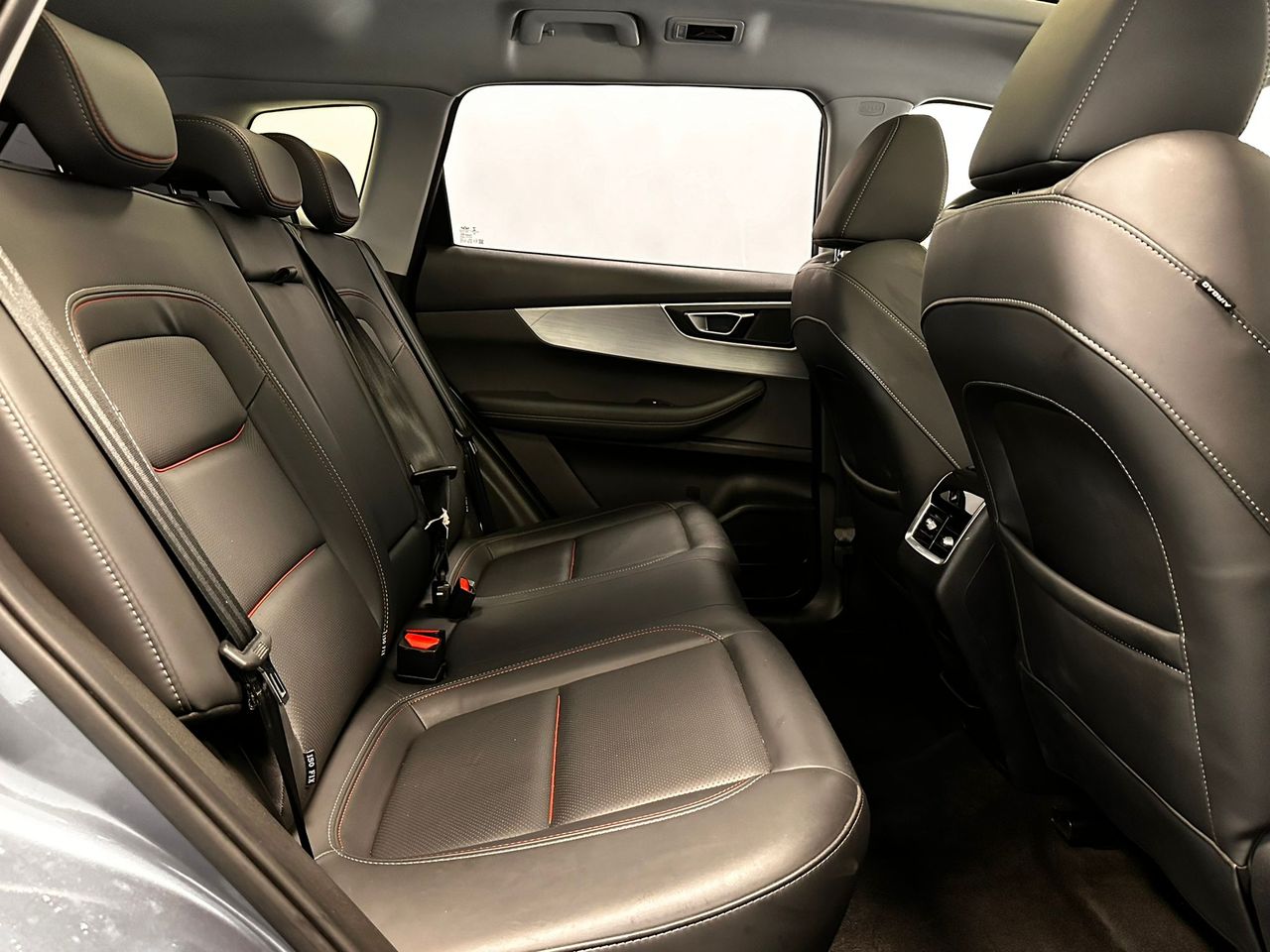 Foto DR Automobiles DR6 47