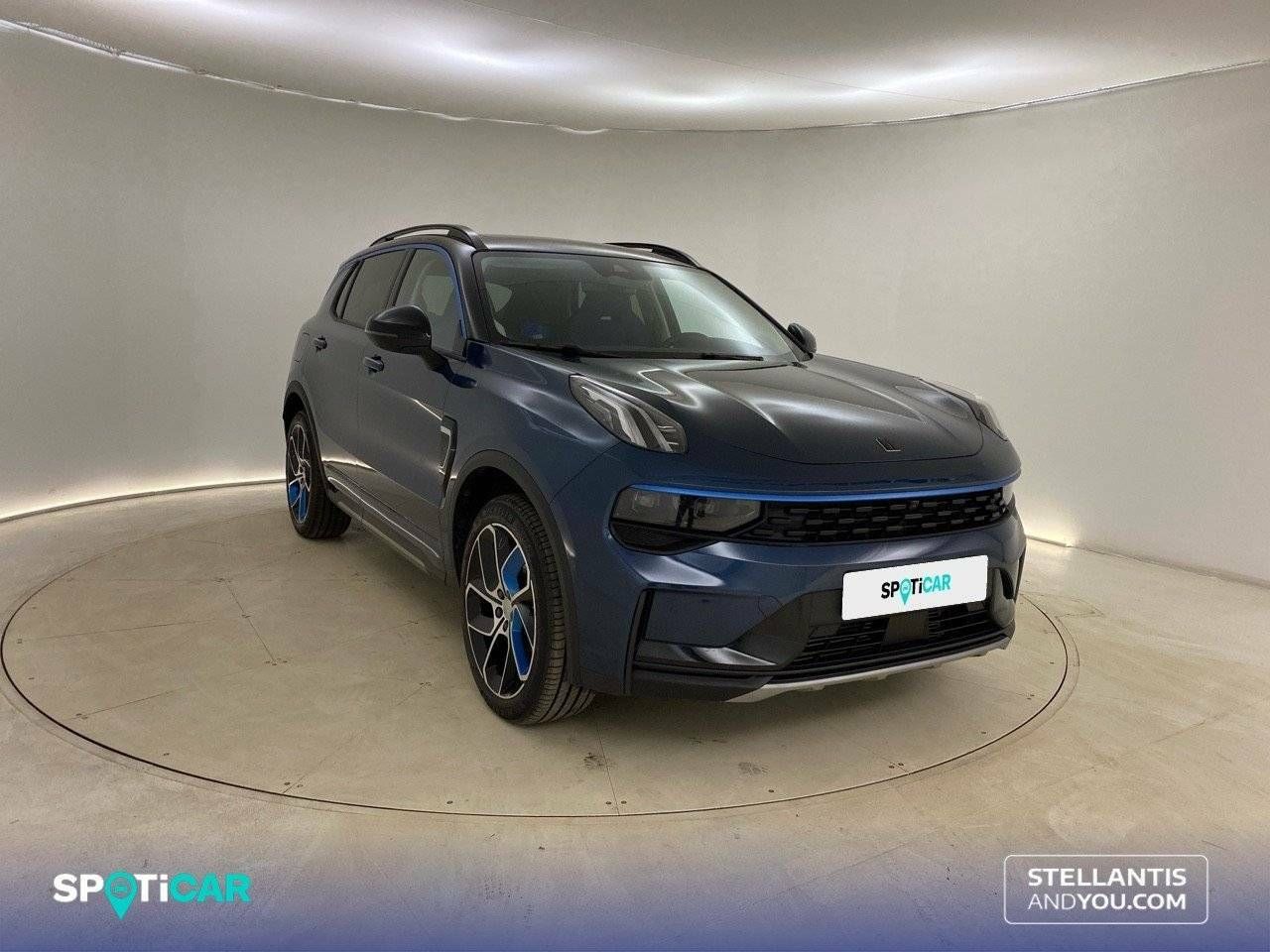 Foto LYNK&CO 01 3