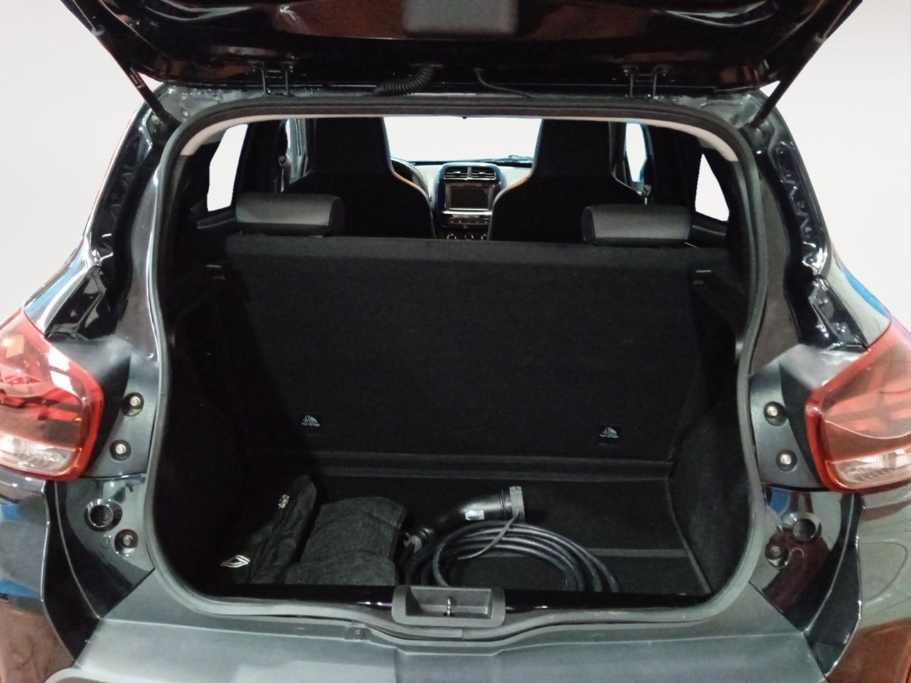 Foto Dacia Spring 11