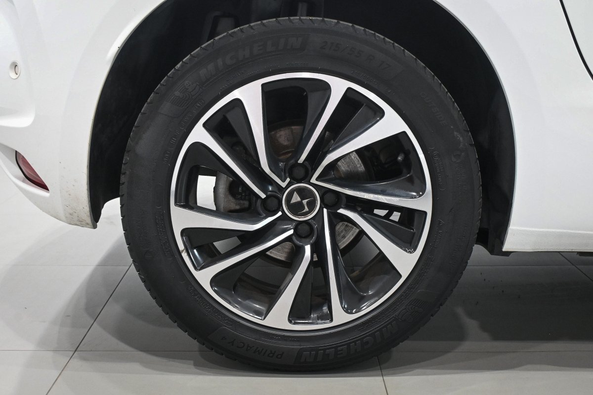 Foto DS Automobiles DS 4 29