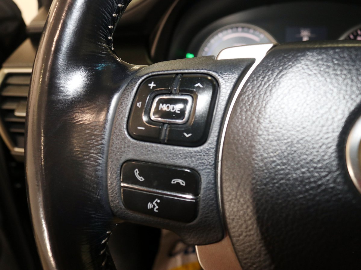 Foto Lexus NX 23