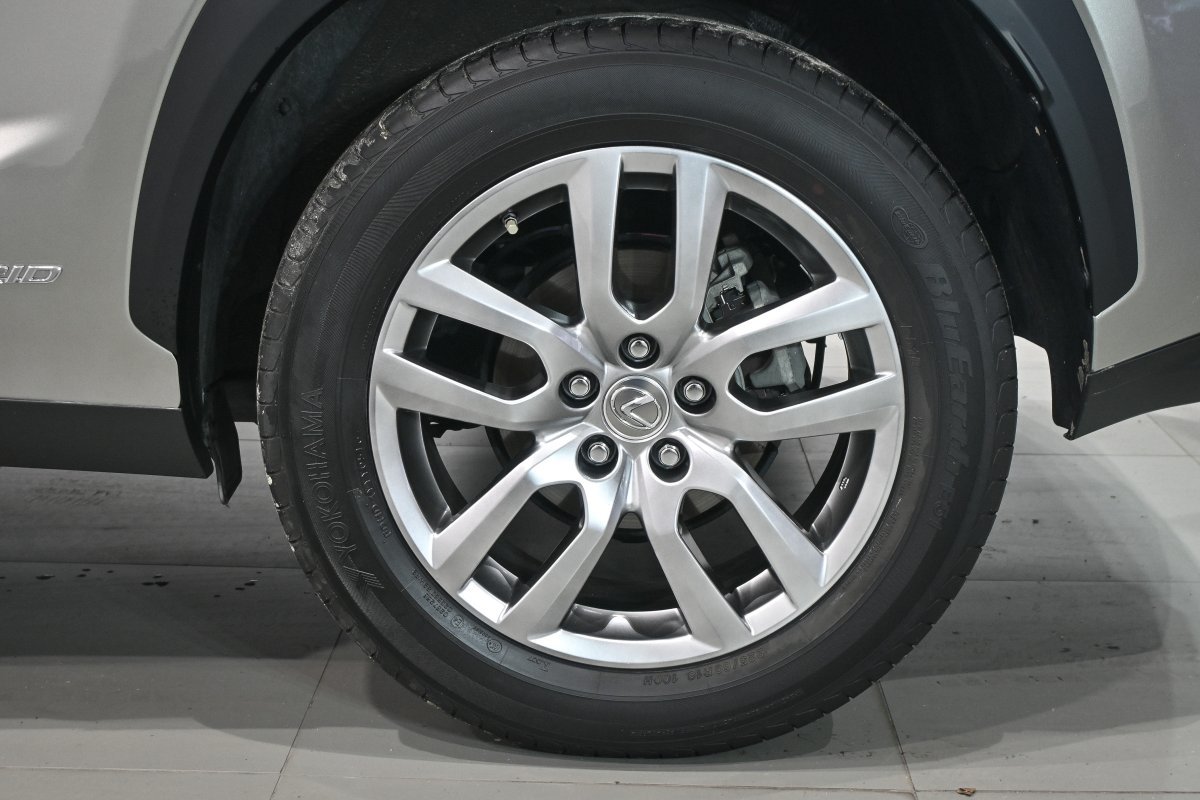 Foto Lexus NX 35