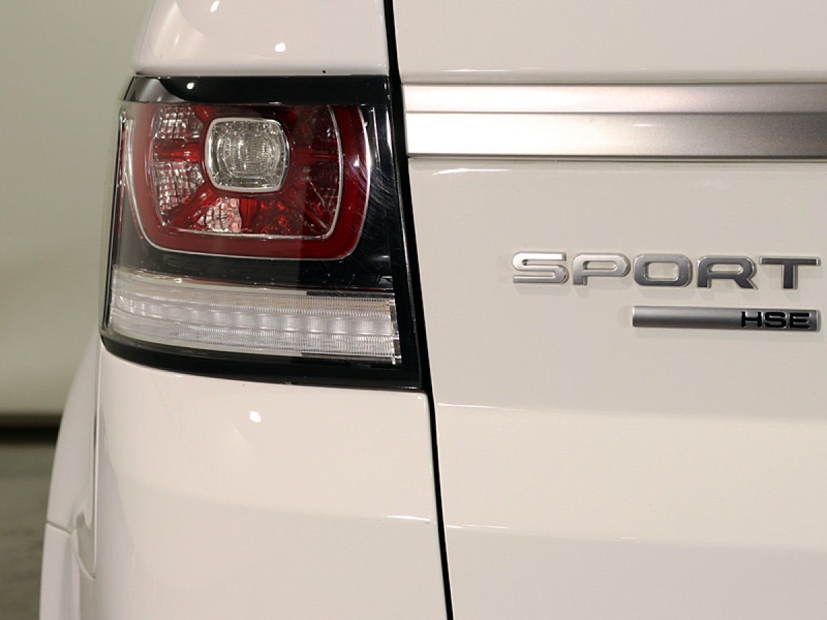 Foto Land-Rover Range Rover Sport 10