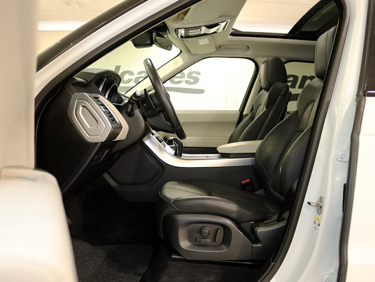 Foto Land-Rover Range Rover Sport 15