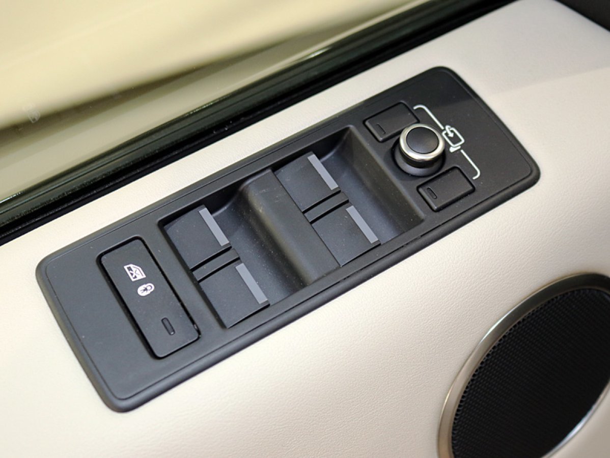 Foto Land-Rover Range Rover Sport 33