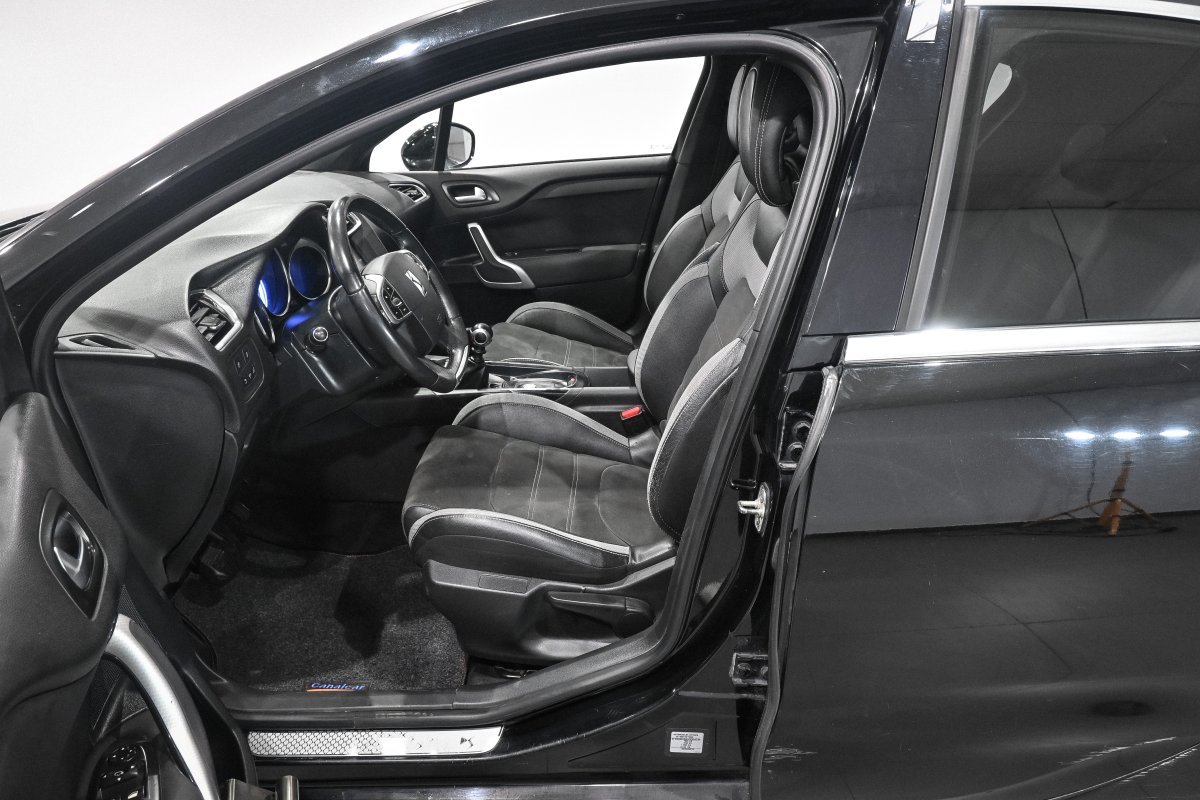 Foto DS Automobiles DS 4 10