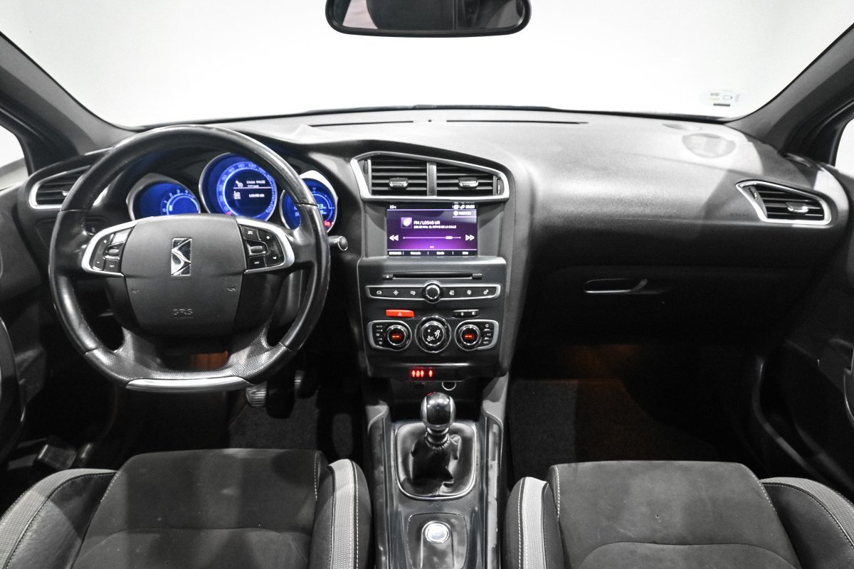 Foto DS Automobiles DS 4 19