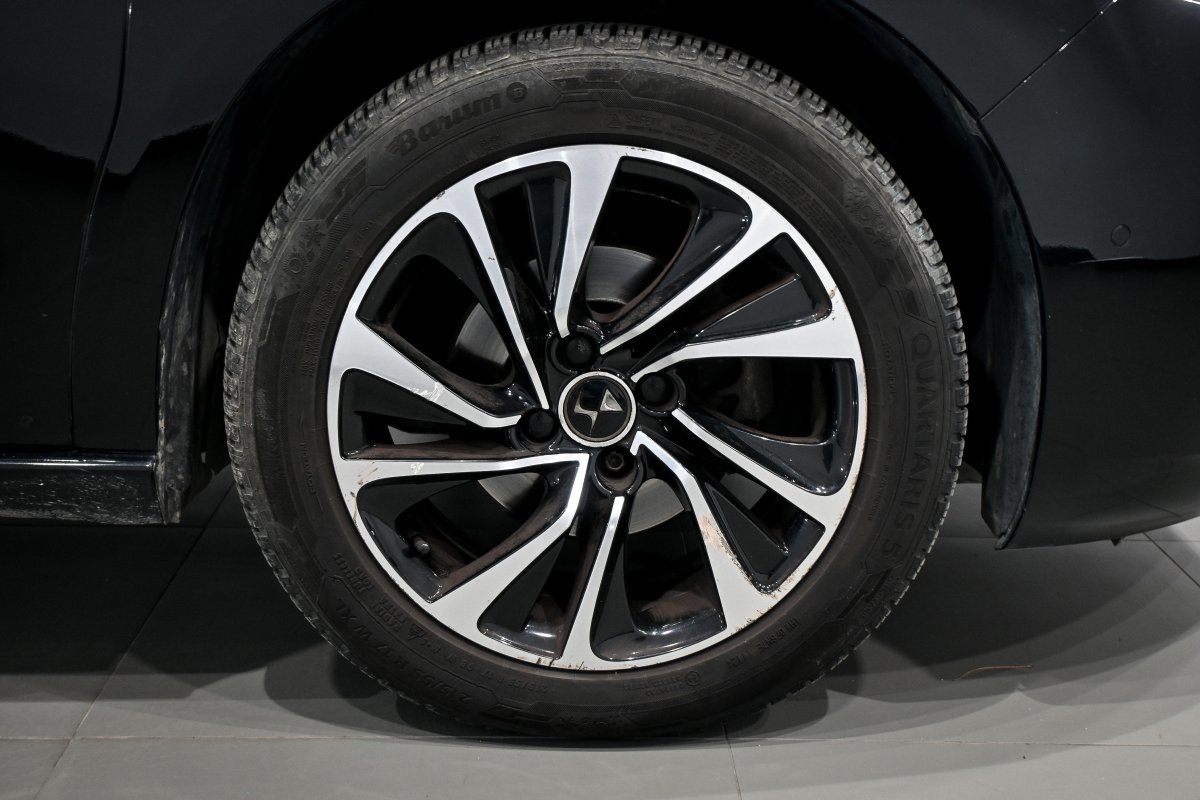 Foto DS Automobiles DS 4 30