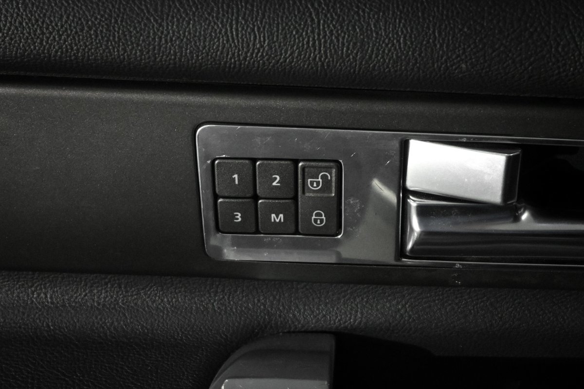 Foto Land-Rover Discovery 32