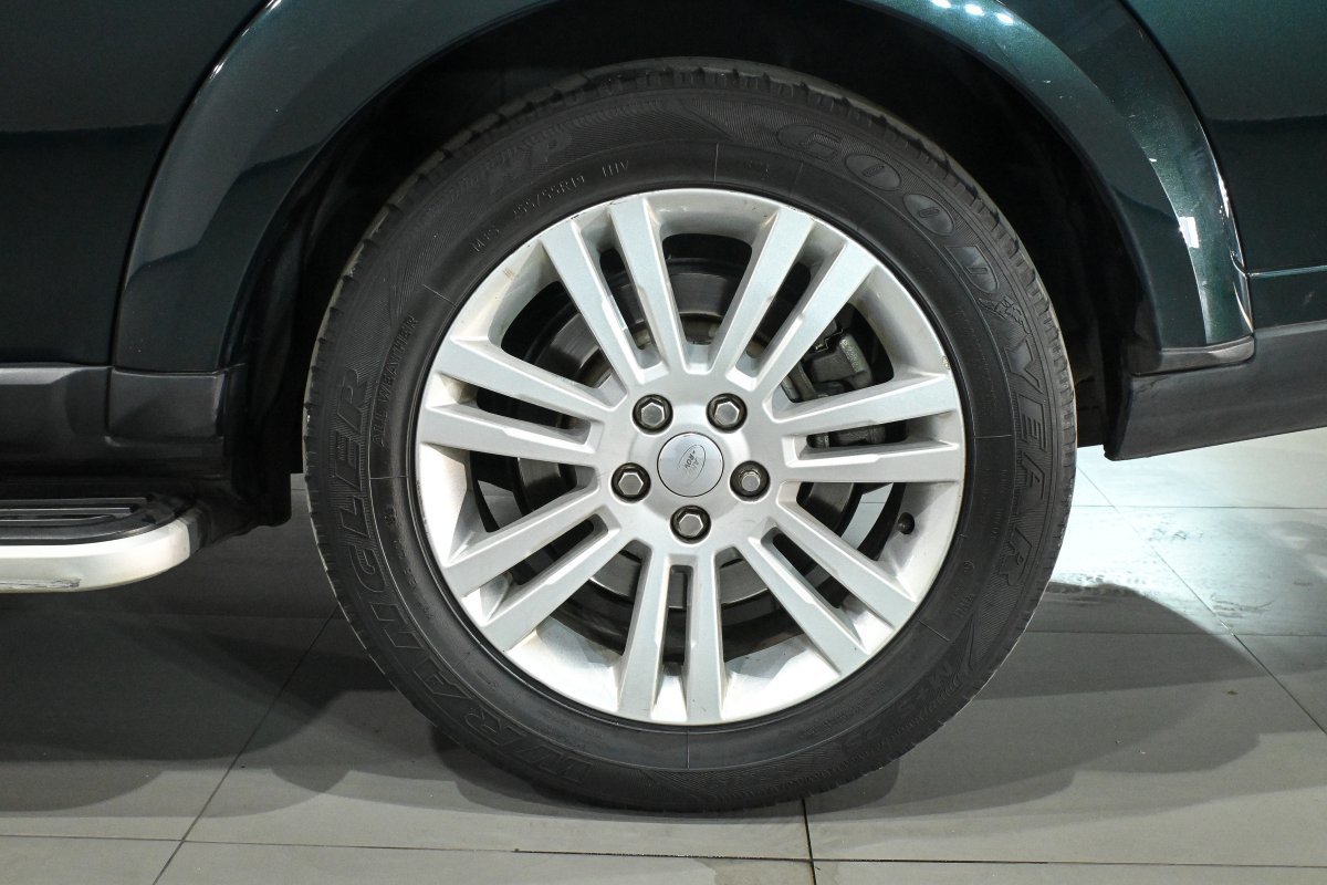 Foto Land-Rover Discovery 36