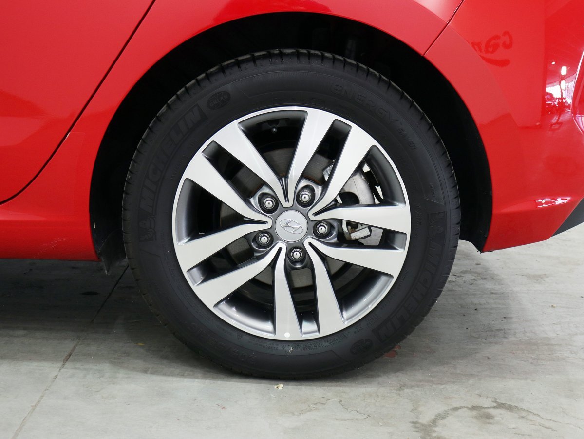 Foto Hyundai i30 32