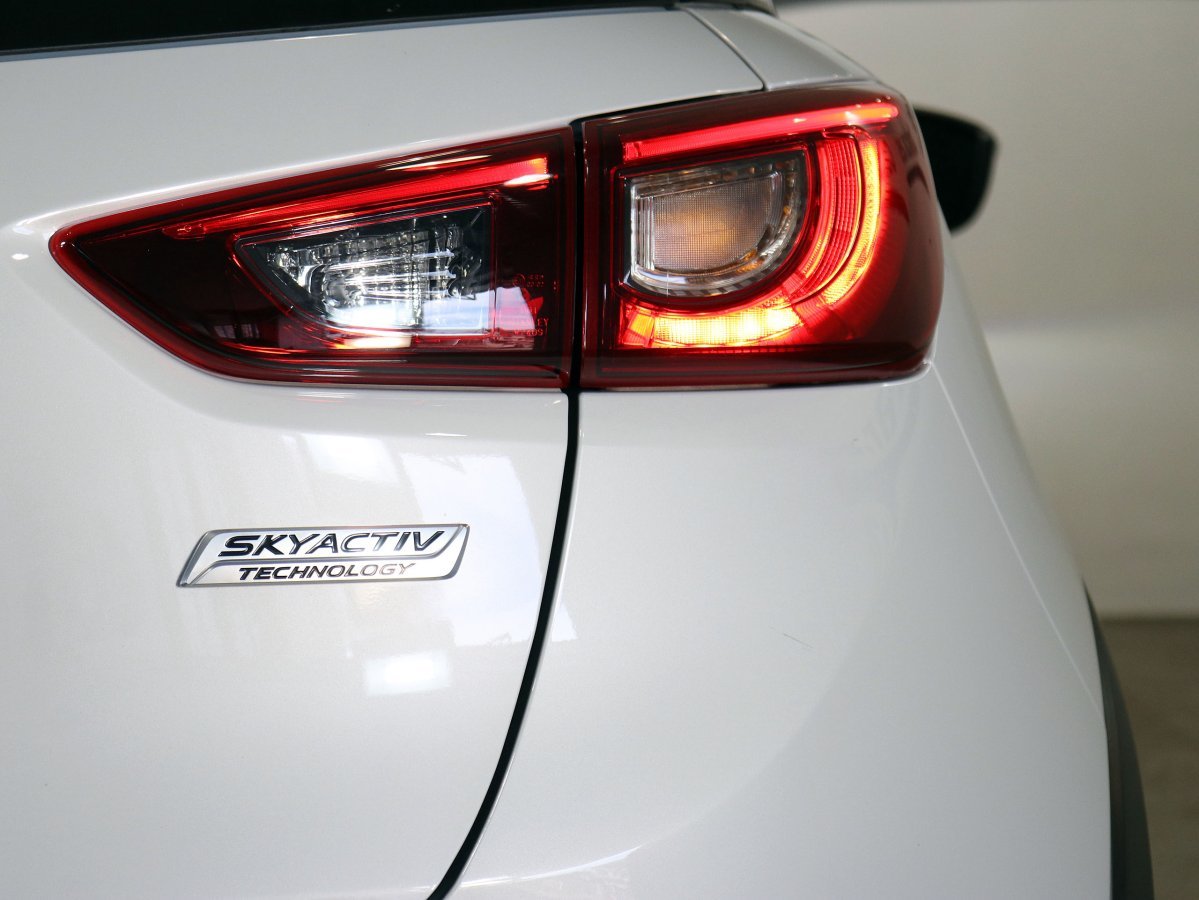 Foto Mazda CX-3 10