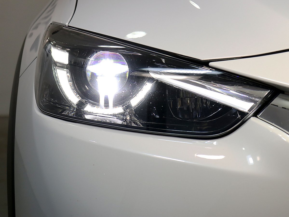 Foto Mazda CX-3 11