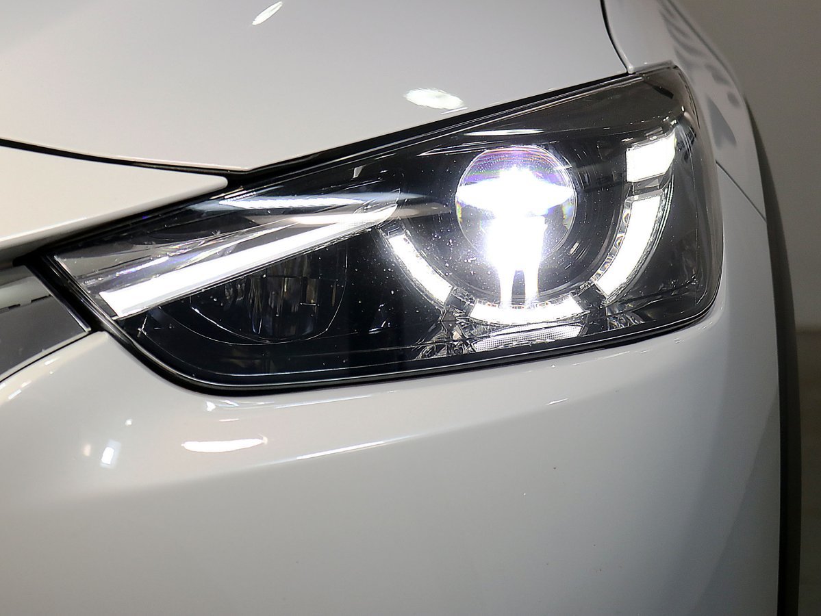 Foto Mazda CX-3 12