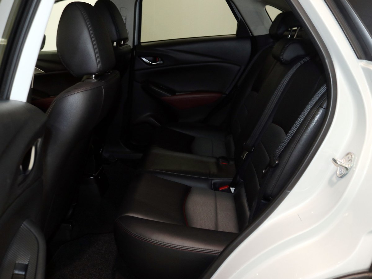 Foto Mazda CX-3 15