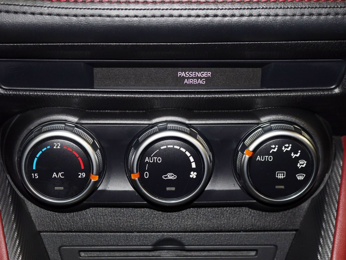 Foto Mazda CX-3 24