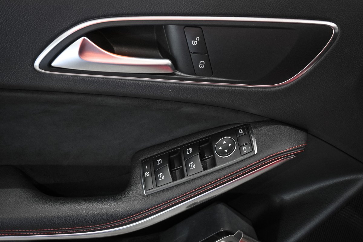 Foto Mercedes-Benz Clase A 25