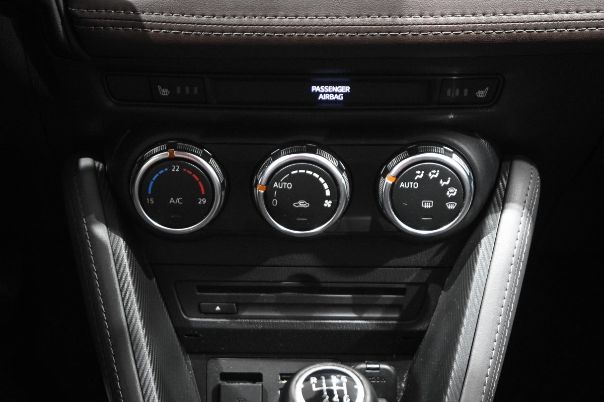 Foto Mazda CX-3 13