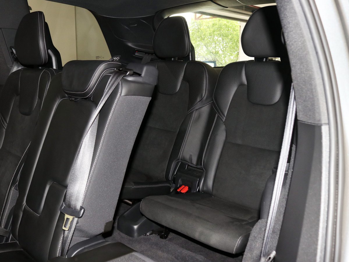 Foto Volvo XC90 17