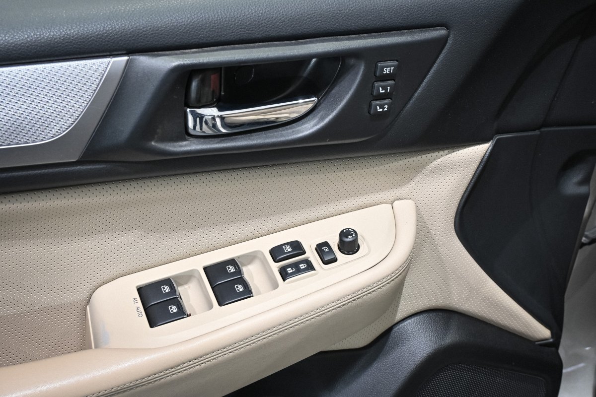 Foto Subaru Outback 32