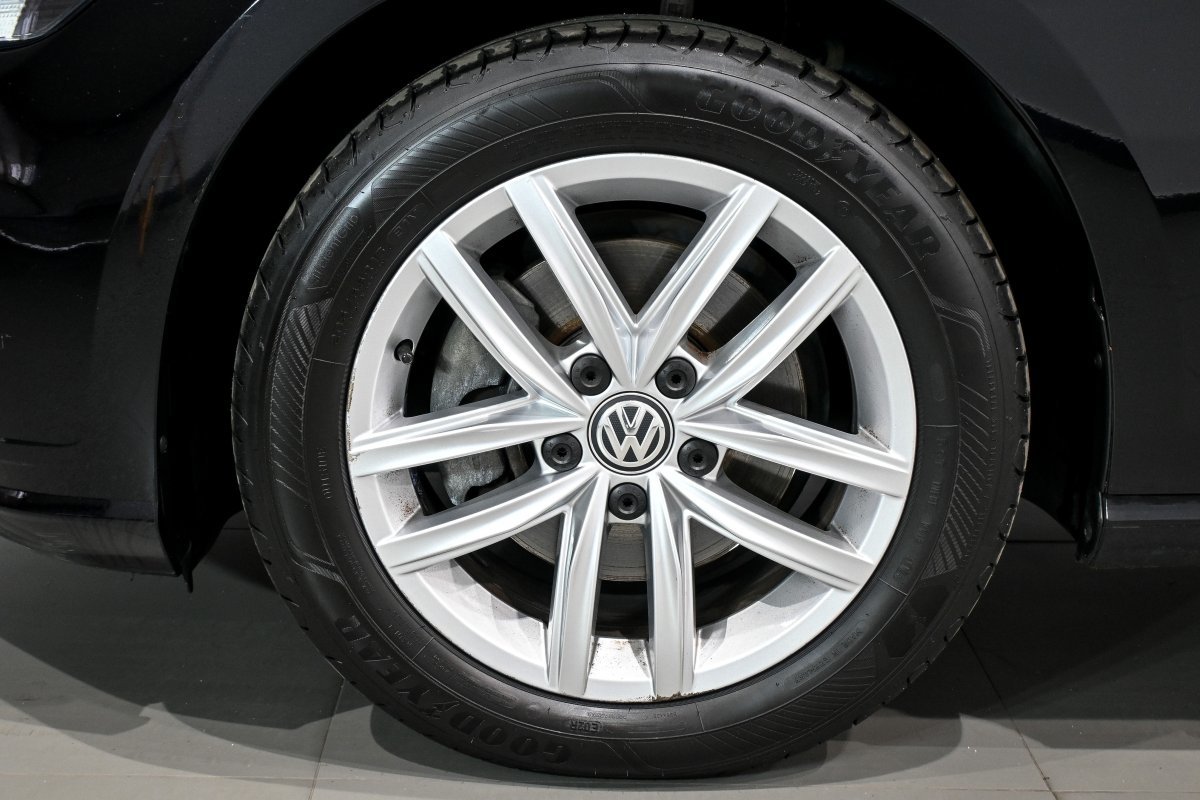 Foto Volkswagen Golf 31