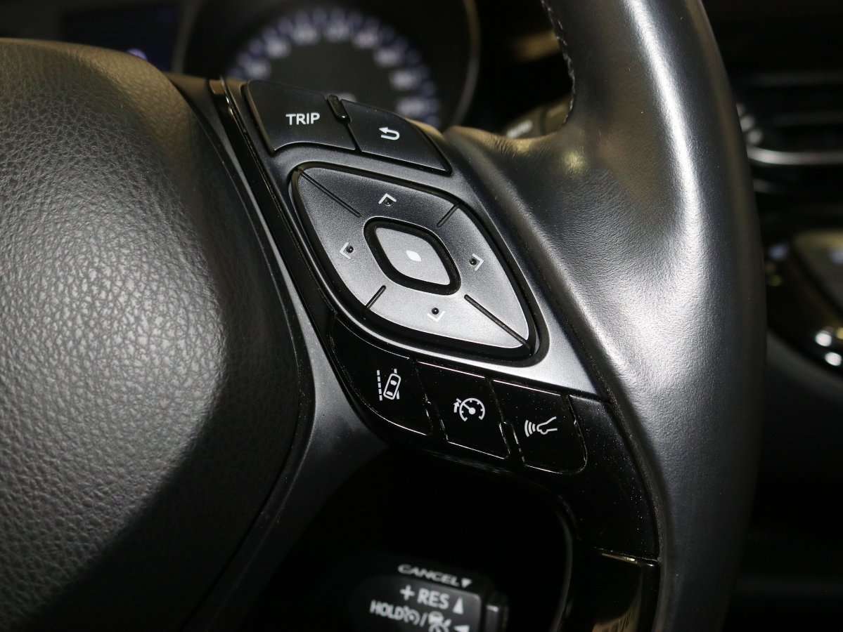 Foto Toyota C-HR 31
