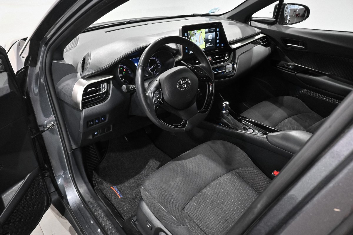 Foto Toyota C-HR 9
