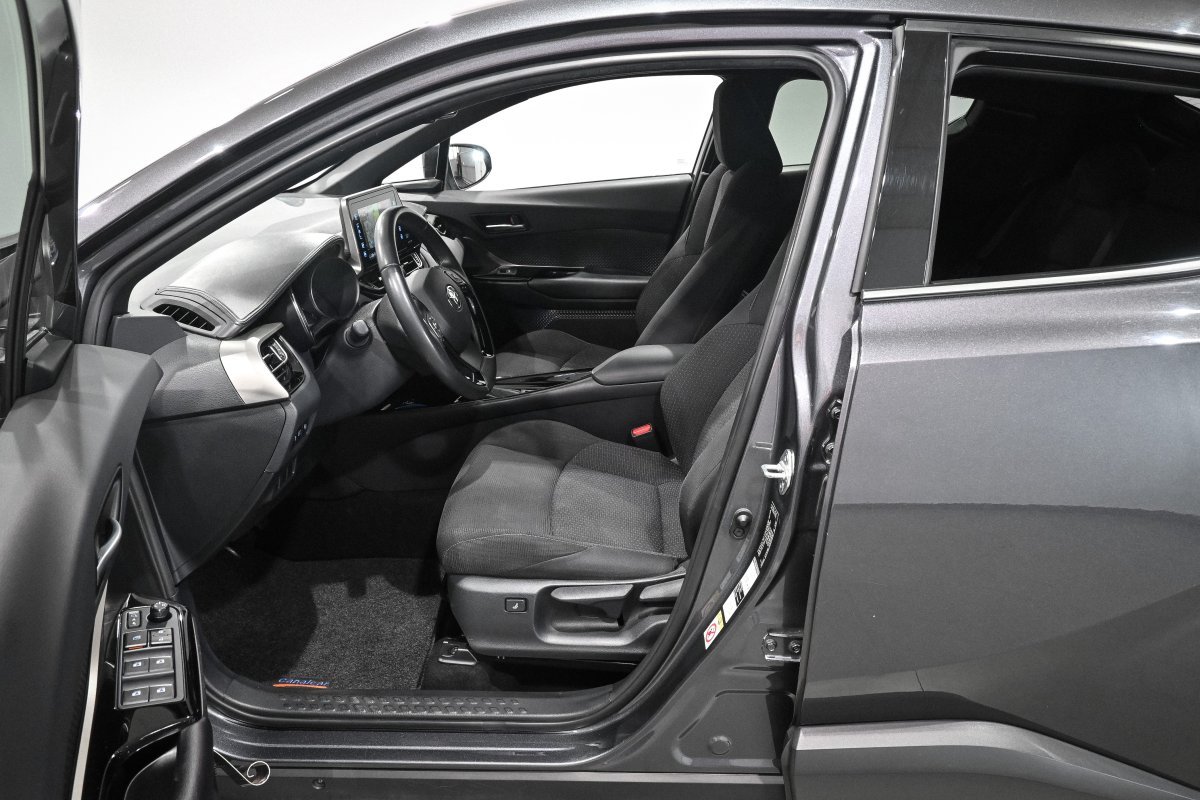 Foto Toyota C-HR 10