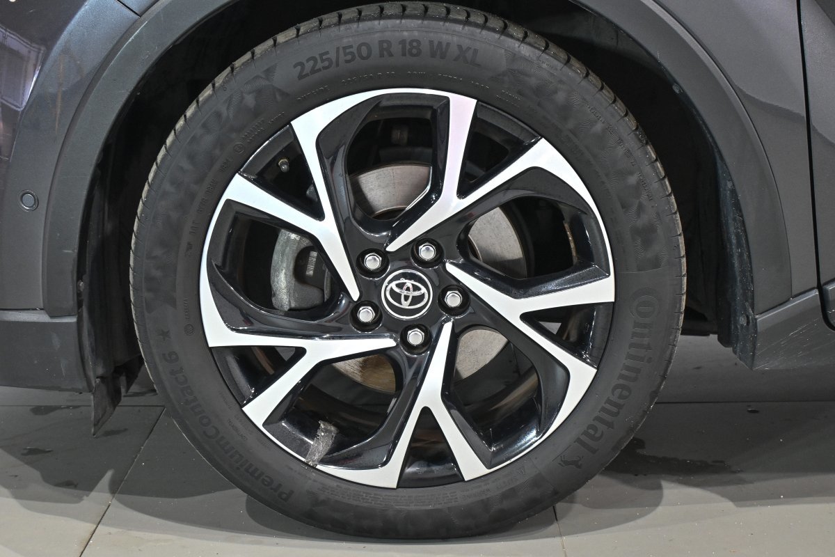 Foto Toyota C-HR 31