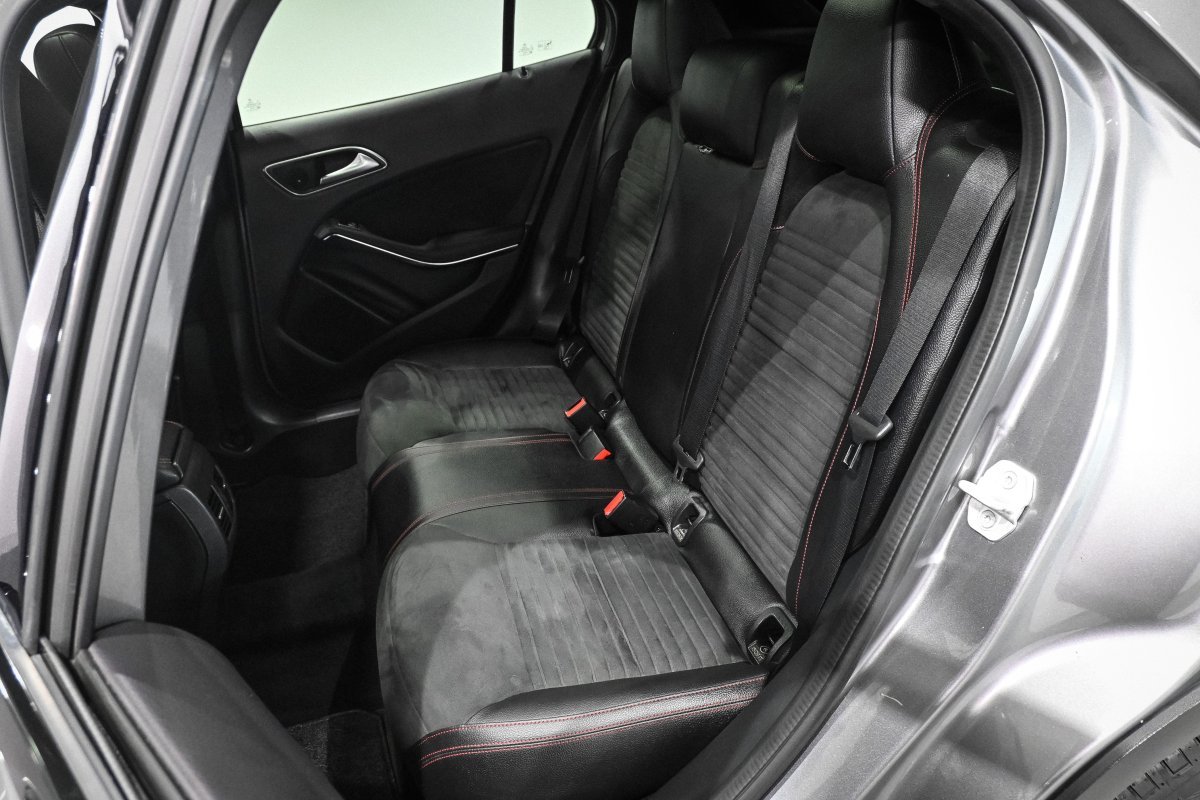 Foto Mercedes-Benz Clase GLA 12