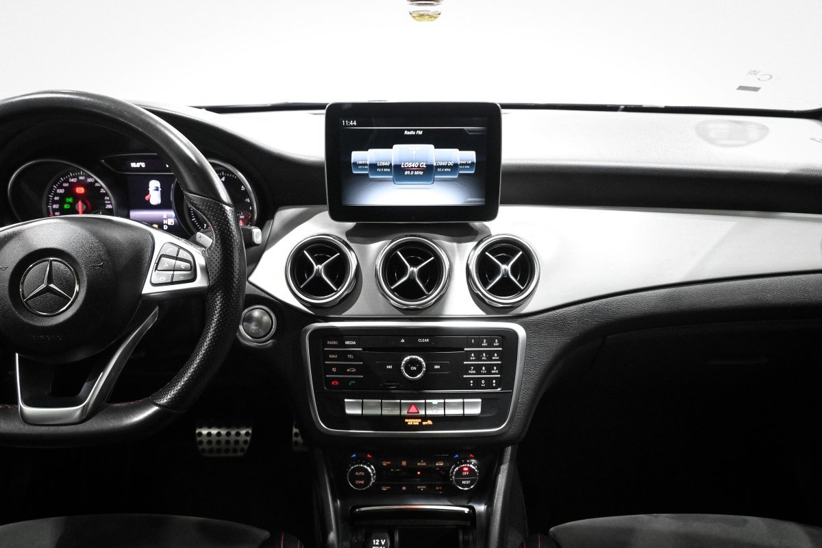 Foto Mercedes-Benz Clase GLA 15