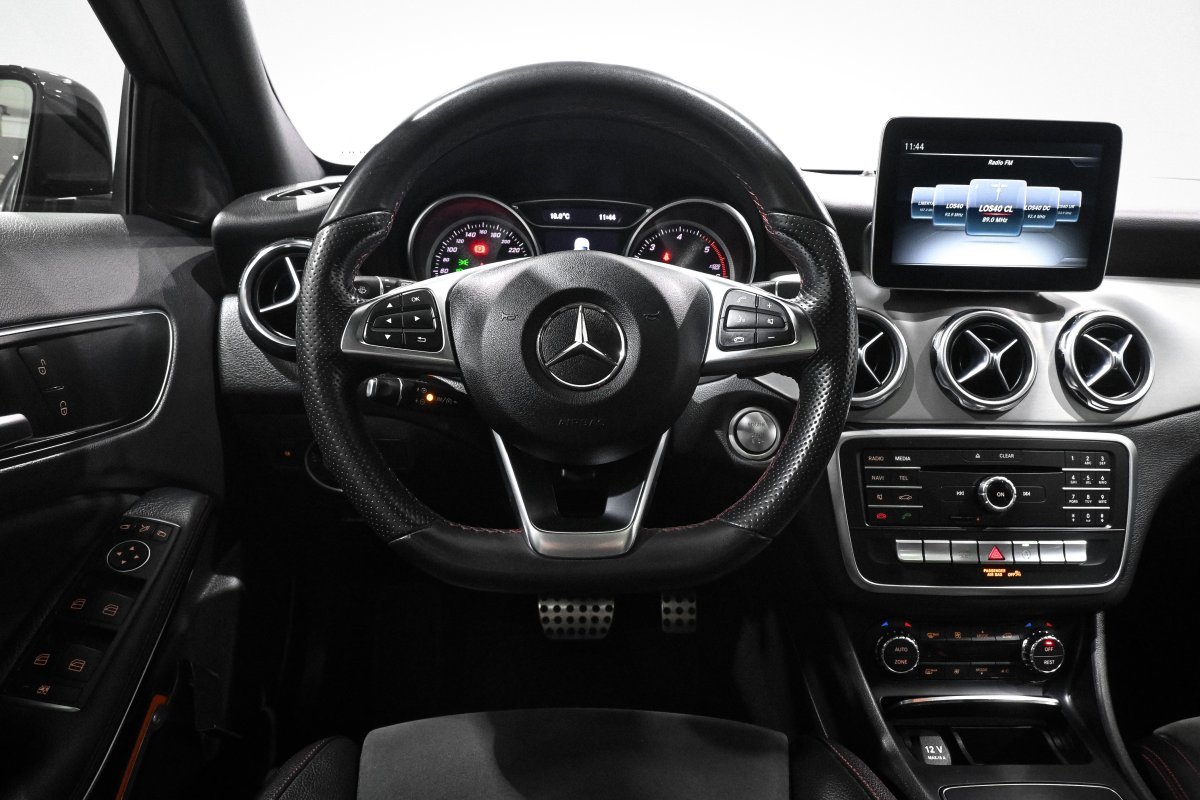 Foto Mercedes-Benz Clase GLA 21