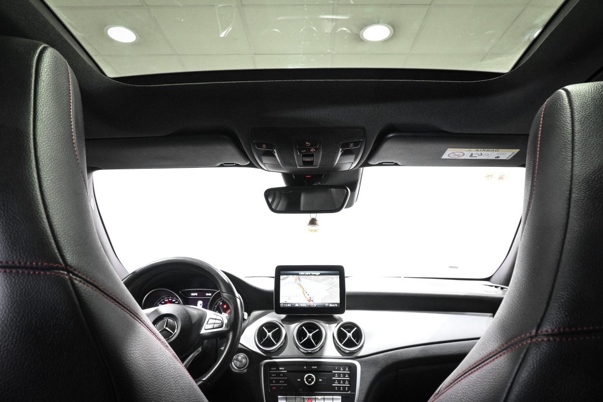 Foto Mercedes-Benz Clase GLA 29
