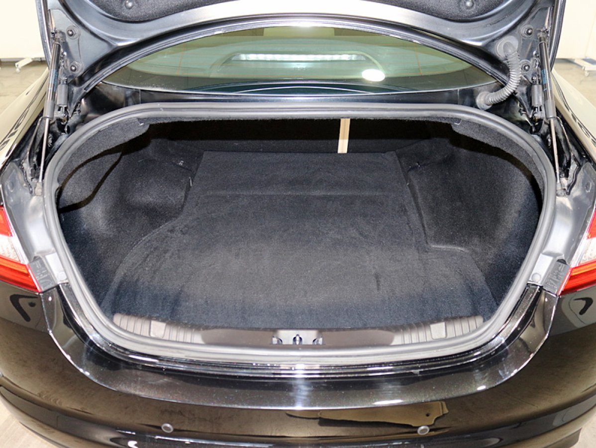 Foto Jaguar XF 8