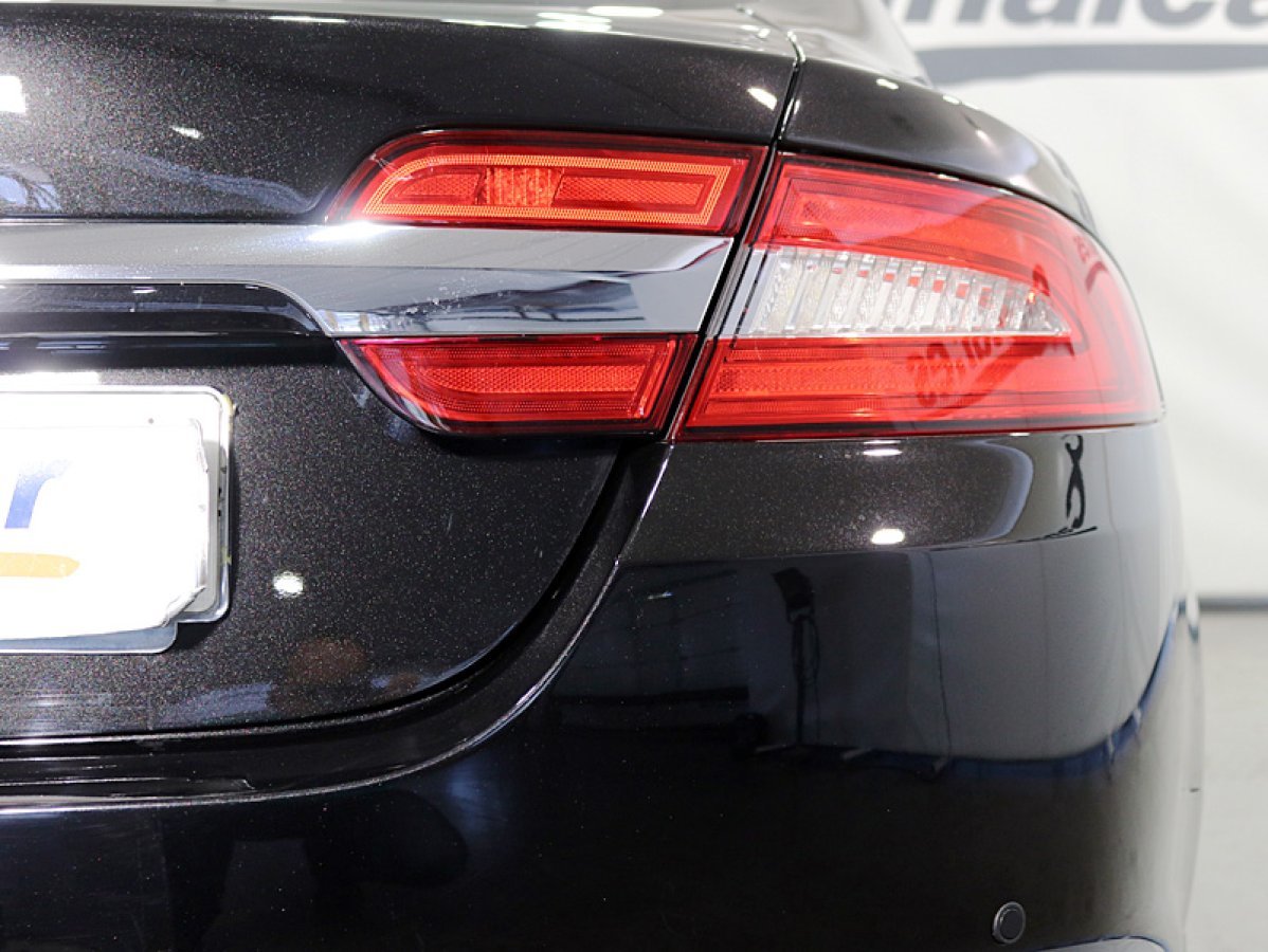 Foto Jaguar XF 10